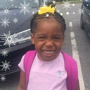 Meet your Posher, Monifa